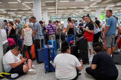 Passengers in Palma de Mallorca airport.
