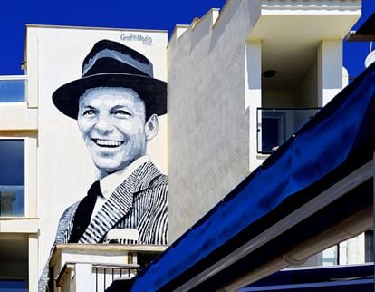 Mural of Frank Sinatra, by the artist Nesui SRC, next to La Carihuela beach.