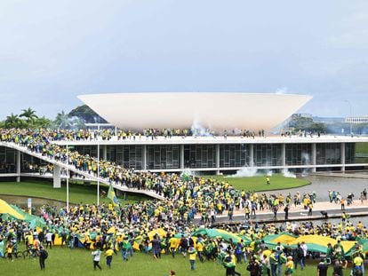 Supporters of ex-president Jair Bolsonaro riot in Brasilia on January 8, 2023.