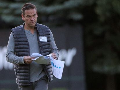Lachlan Murdoch, 52, will become sole chairman of News Corp in November.