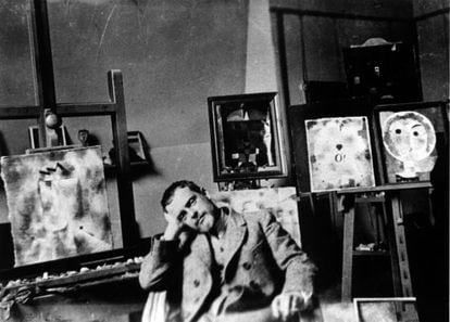 A photo taken in 1925 of Paul Klee in his Weimar workshop. 