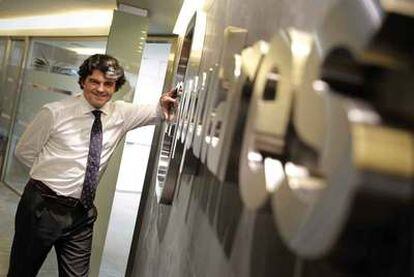 Moragas poses in a corridor at the PP headquarters in Madrid.