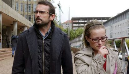 Andrea’s parents, Antonio Lago and Estela Ordoñez, leave the court in Santiago.