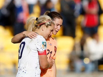 Lindsey Horan of the U.S. with Netherlands' Damaris Egurrola after the match.