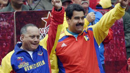 National Assembly speaker Diosdado Cabello (l) with President Nicolás Maduro during a rally.