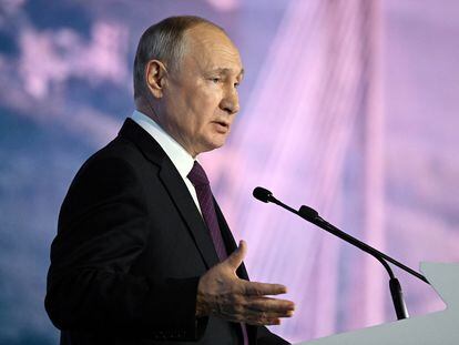 Russian President Vladimir Putin delivers a speech during a session of the 8th Eastern Economic Forum in Vladivostok, Russia, September 12, 2023.