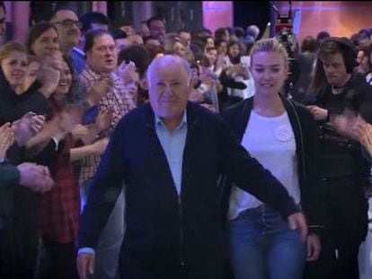 Inditex founder Amancio Ortega applauded by staff at company headquarters on ocassion of his 80th birthday