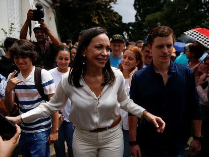 María Corina Machado vota este domingo en las primarias de la oposición, que ha ganado con solvencia, en Caracas (Venezuela).