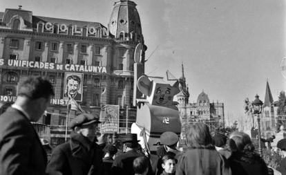 This photo by Kati Horna shows caricature of Franco in 1937 in Catalonia square.