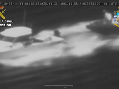 Civil Guard video of a high-speed boat chase
