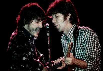 Rick Danko and Robbie Robertson during a 1974 performance in Pembroke Pines, Florida.