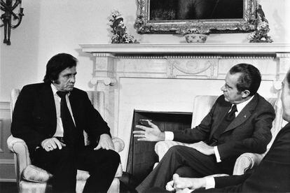 Johnny Cash with Richard Nixon, in the Oval Office of the White House in 1972.