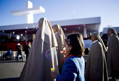 Church-goers attend Holy Family Day services in Madrid.