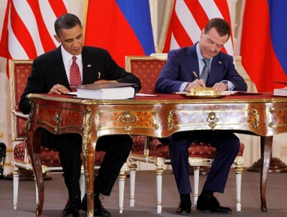 Obama and Medvedev sign the New START treaty in Prague; April 2010.