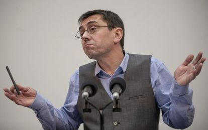 Juan Carlos Monedero said he is not allowed to show copies of his work.