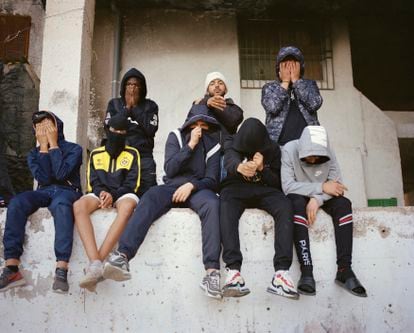 A group of young drillers from the neighborhood of Puche, in Almería, Spain, demonstrating the esthetic that define drill music. 