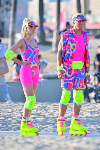 Margot Robbie and Ryan Gosling during the filming of director Greta Gerwig's Barbie in California, June 2022.