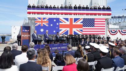 (l-r) Australian PM Anthony Albanese, US President Joe Biden and UK PM Rishi Sunak on March 13 in San Diego.