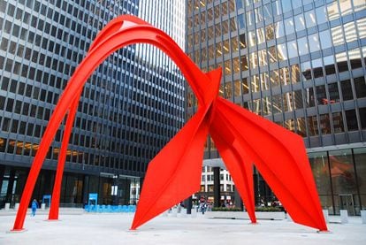 ‘Flamingo,’ sculpture by Alexander Calder in Chicago’s Federal Plaza.