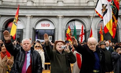 Franco supporters give fascist salutes at Madrid's Plaza de Oriente.