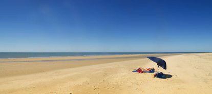 A total of 61.5% of the coastline of Huelva province is protected.