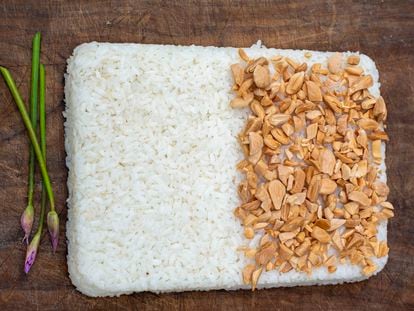 Rice cake with almonds, by chef Dani Lasa.
