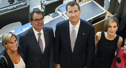 Felipe VI (second right) and Queen Letizia with Catalan premier Artur Mas.