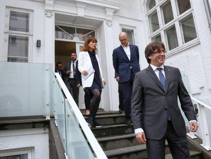 Regional premier Carles Puigdemont (r) at the opening of the Catalan government delegation in Denmark.