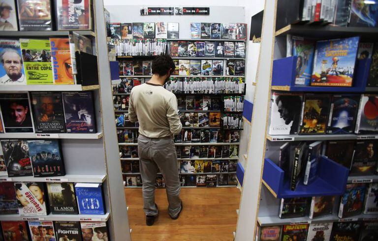 Andrés Santana at his ‘Ficciones’ in Madrid’s Tirso de Molina neighborhood.