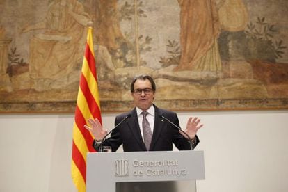 Catalan premier Artur Mas has said early elections will be held on September 27.