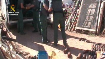 Part of the arsenal seized by the Civil Guard in Villastar, Teruel province.