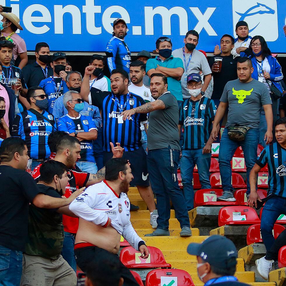 Many hurt in brawl at Mexican soccer match between Queretaro, Atlas