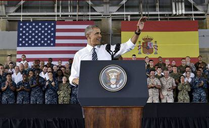 Obama addressing servicemembers at Rota naval base.