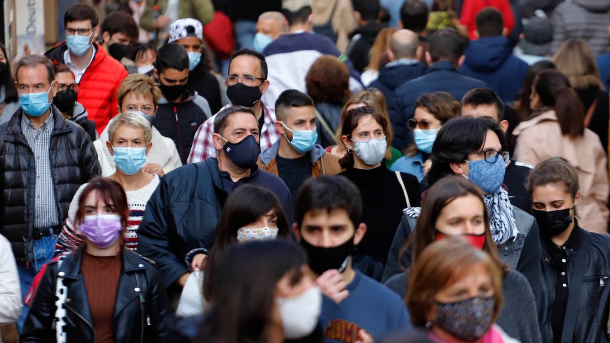 Covit-19: ¿Es hora de que España acabe con el uso forzado de máscaras en el exterior?  |  Comunidad