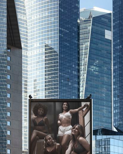 A lingerie ad in street furniture in Paris, 2021. 