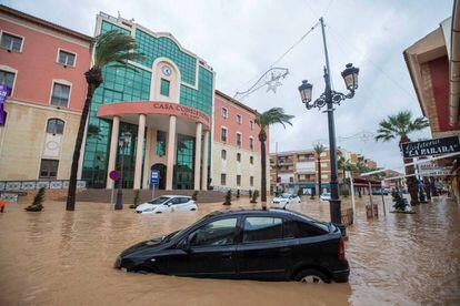 Los Alcázares (Murcia) experienced flooding on Tuesday after heavy rains.