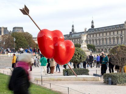 A work by Gaetano Pesce in front of the Louvre, during the Paris+ art fair in the French capital, which ended last Sunday.
