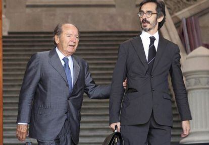 The businessman and former president of FC Barcelona,Jos&eacute; Luis N&uacute;&ntilde;ez Clemente (l), accompanied by his son, Jose Lluis N&uacute;&ntilde;ez Navarro, also convicted in the case. 