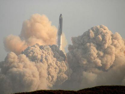 SpaceX's Starship rocket takes off on April 20, 2023.