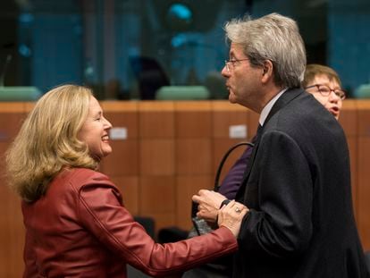 Spanish Economy Minister Nadia Calviño and Paolo Gentiloni, the European Commissioner for the Economy.