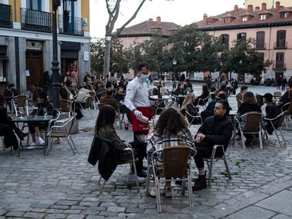 An open sidewalk café in Madrid.