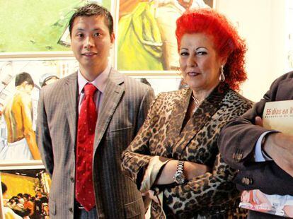 Consuelo Ciscar at the opening of an IVAM exhibition with Gao Ping in 2008.