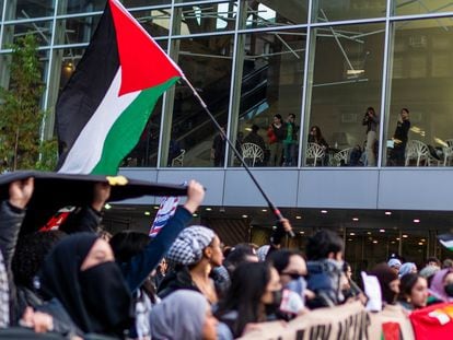 Protesters march in support of Palestinians outside the Columbia University, in New York, U.S., November 15, 2023.