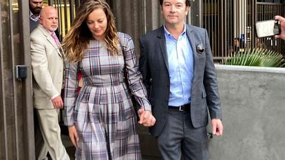 Actor Danny Masterson leaves Los Angeles superior Court with his wife after a judge declared a mistrial in his rape case in Los Angeles on November 30, 2022.