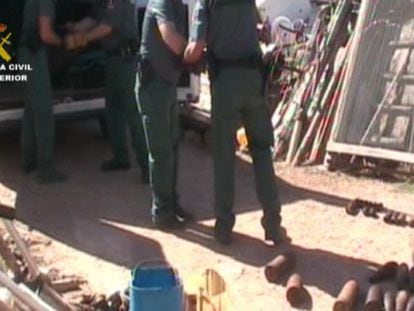Part of the arsenal seized by the Civil Guard in Villastar, Teruel province.