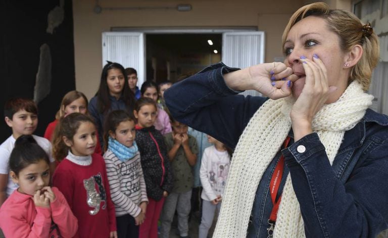 Canary Islands Culture New Generations Learn Spain S Ancient Whistled Language Of La Gomera News El Pais In English