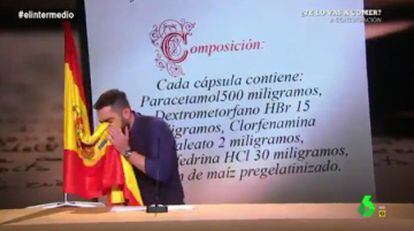 The moment on El Intermedio when Dani Mateo blew his nose on the Spanish flag.