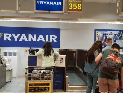 None of the Ryanair cabin crew working in Spain has a Spanish labor contract.