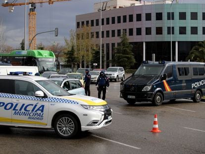 A police checkpoint in the Usera neighborhood, in Madrid.