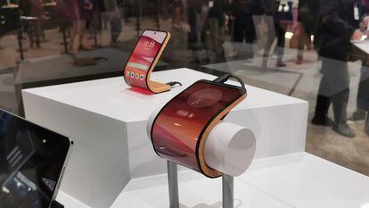 Motorola’s flexible screen at its stand at the MWC in Barcelona.